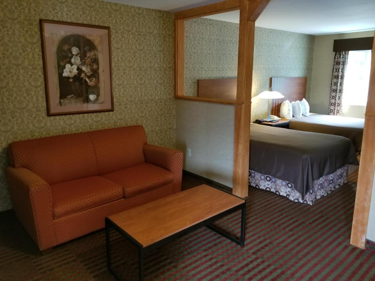 בורן All Seasons Inn & Suites מראה חיצוני תמונה